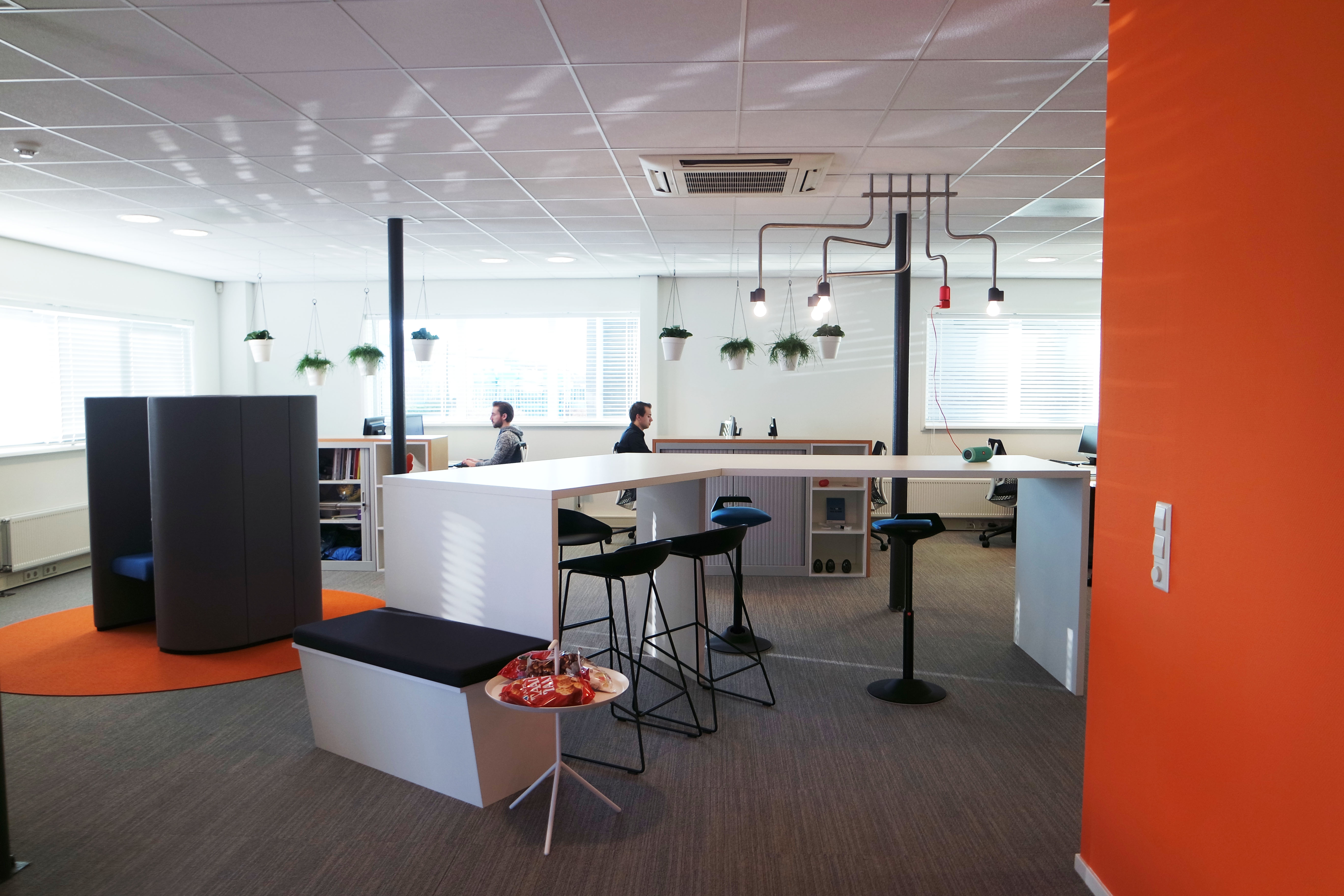 Hokra Noordeloos nieuw kantoor inspiratie creatief oranje
