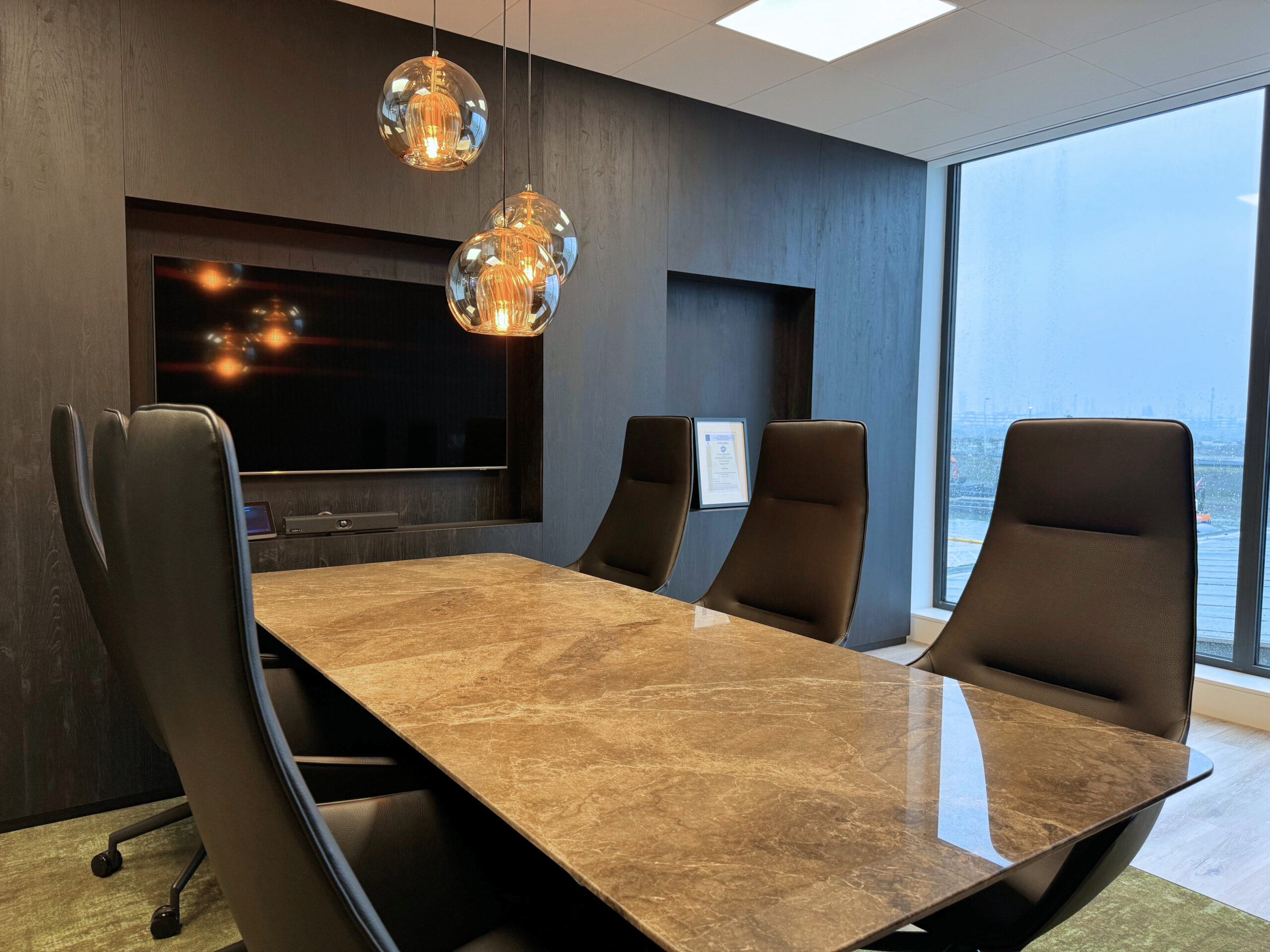 Luxe kantoorinrichting met karakter - Inside Office